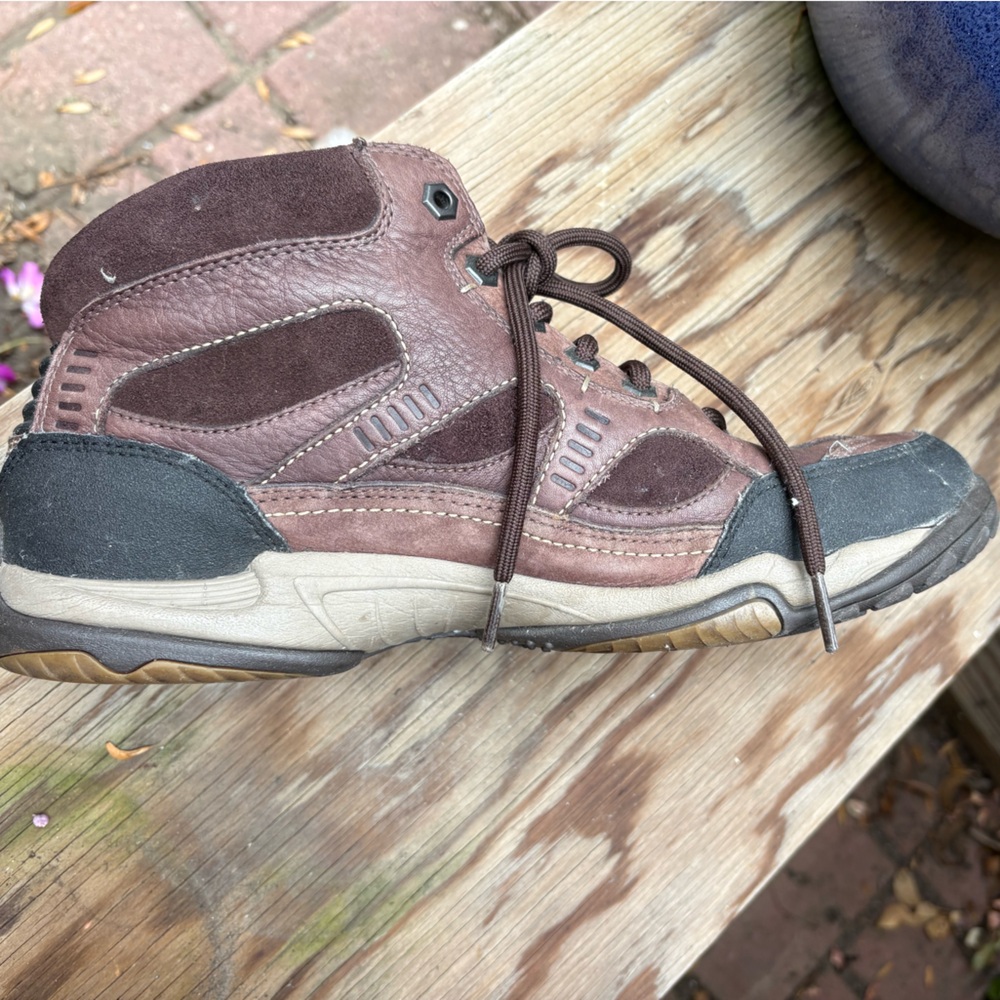 Clarks size 9 Durable Brown hiking 🥾 Outdoor  Boots - Picture 3 of 5
